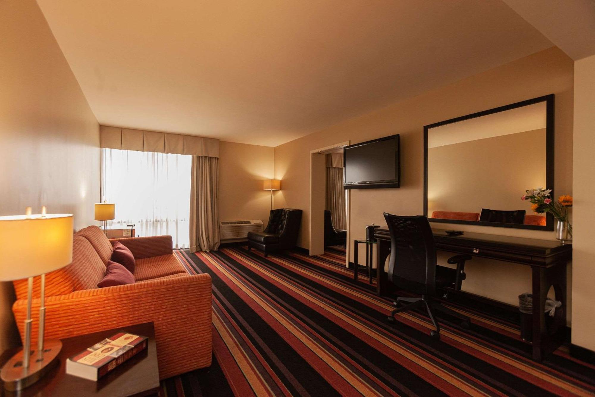 Clarion Hotel New Orleans - Airport & Conference Center Kenner Ngoại thất bức ảnh